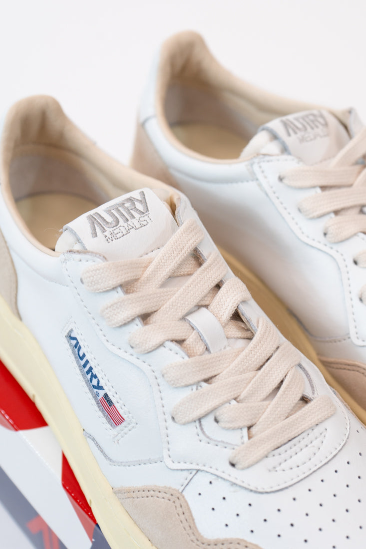 Sneakers Autry white suede