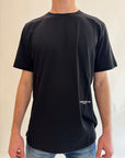 T-shirt Underclub verde salvia, nero o latte con logo sul retro