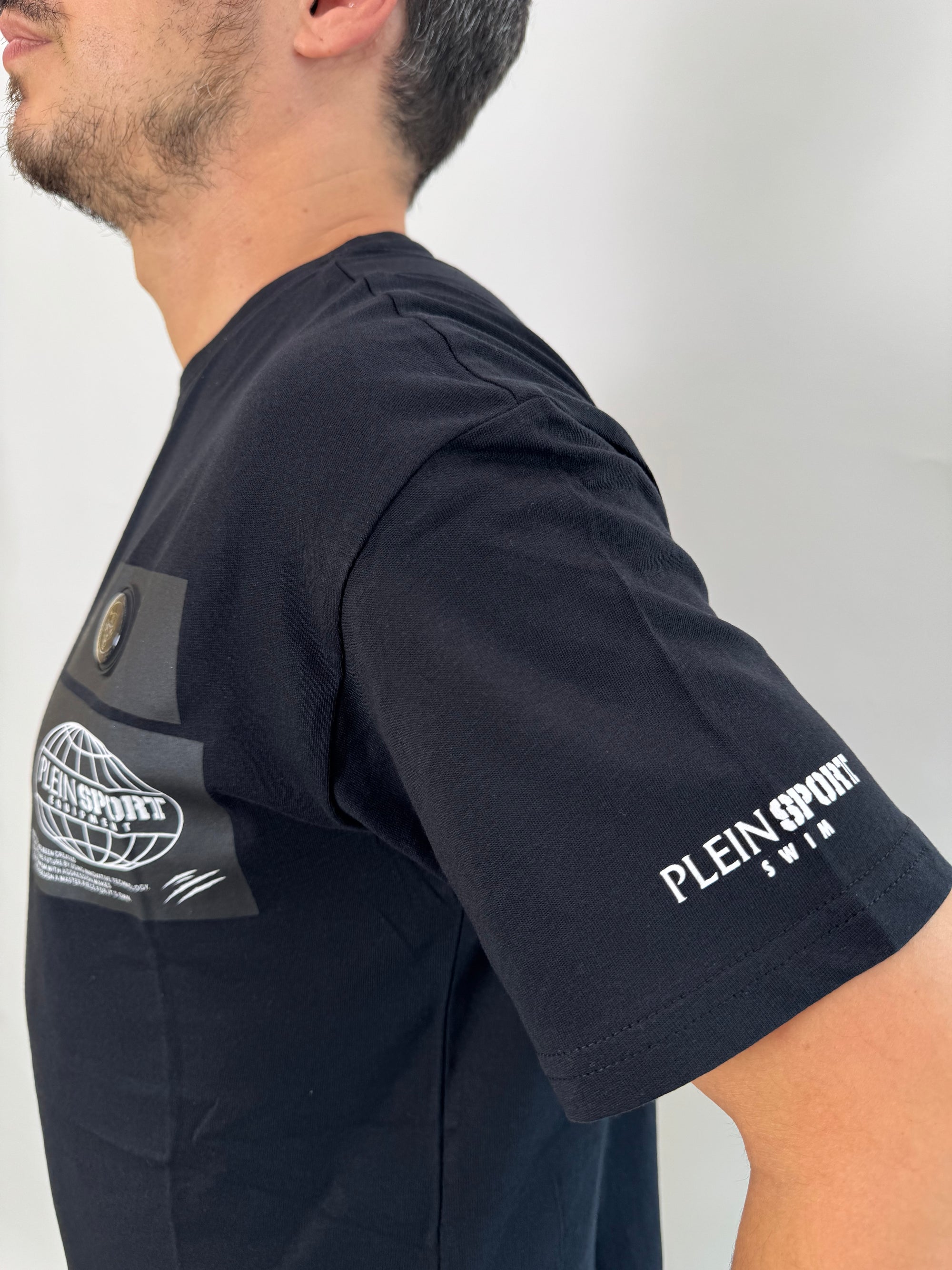 T-shirt Philipp Plein Sport Swim nero e bianco.