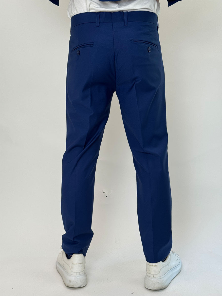 Abito in diversi colori