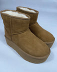 Stivale Ugg Classic mini con plateau cammello