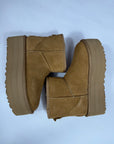 Stivale Ugg Classic mini con plateau cammello