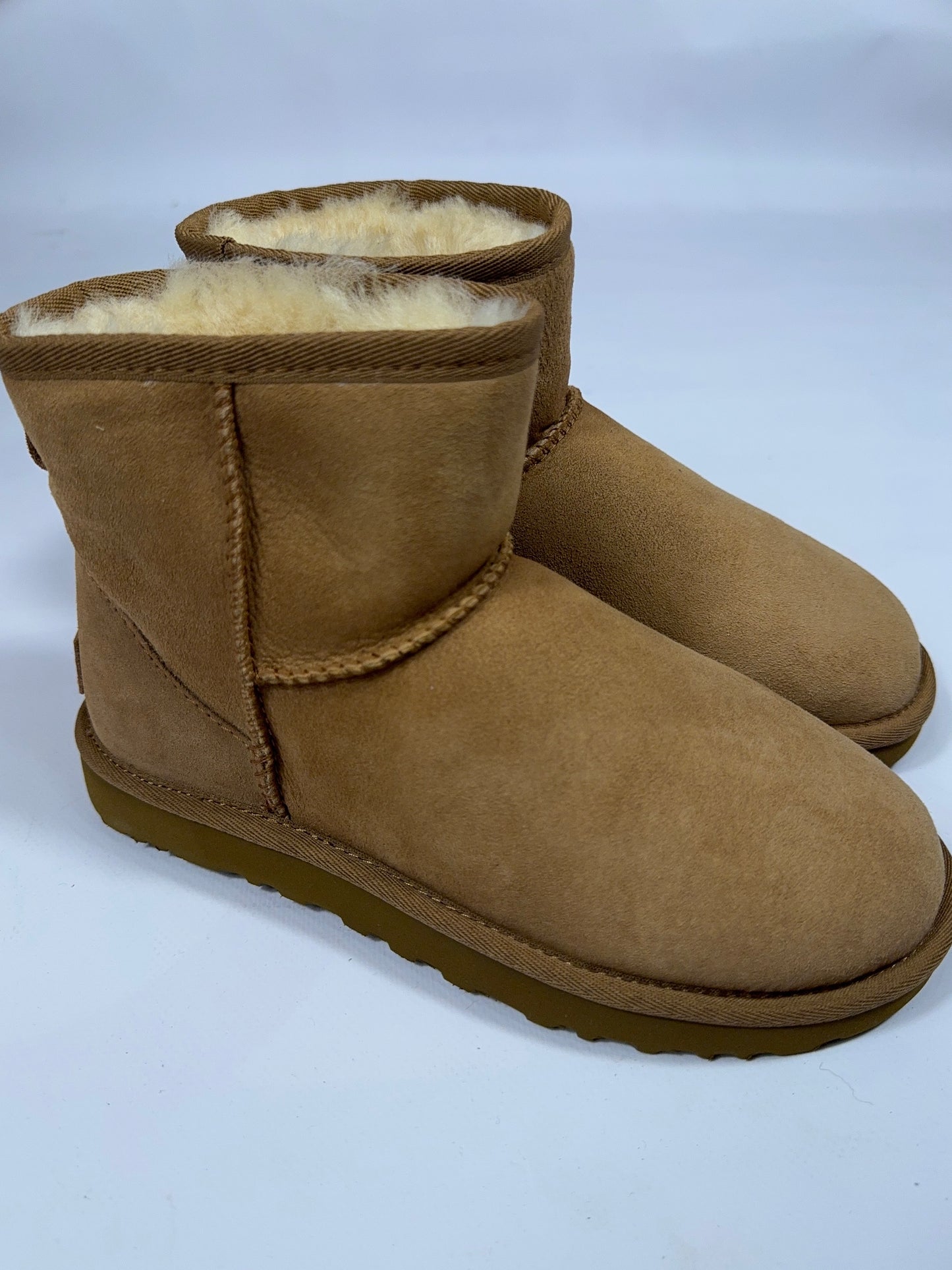 Stivale Ugg Classic colore cammello