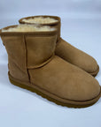 Stivale Ugg Classic colore cammello