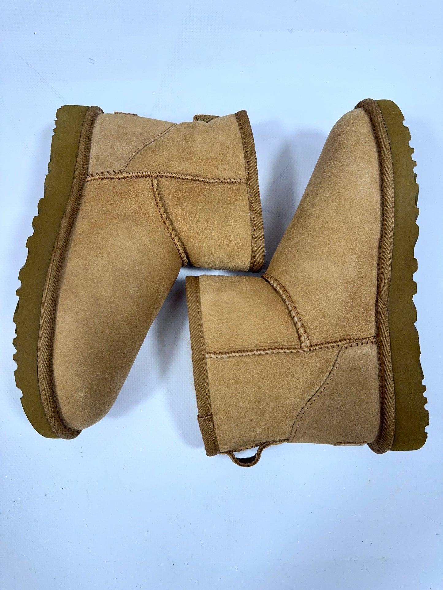 Stivale Ugg Classic colore cammello