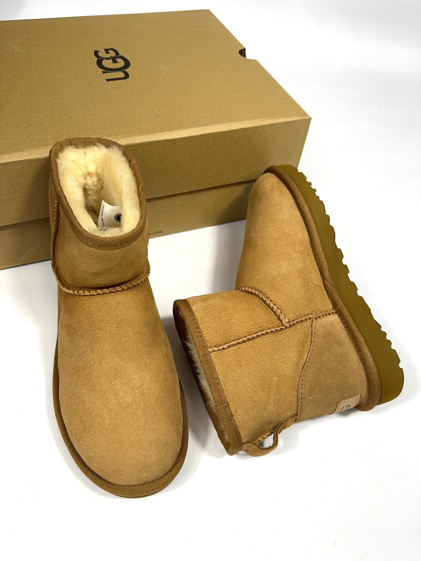 Stivale Ugg Classic colore cammello