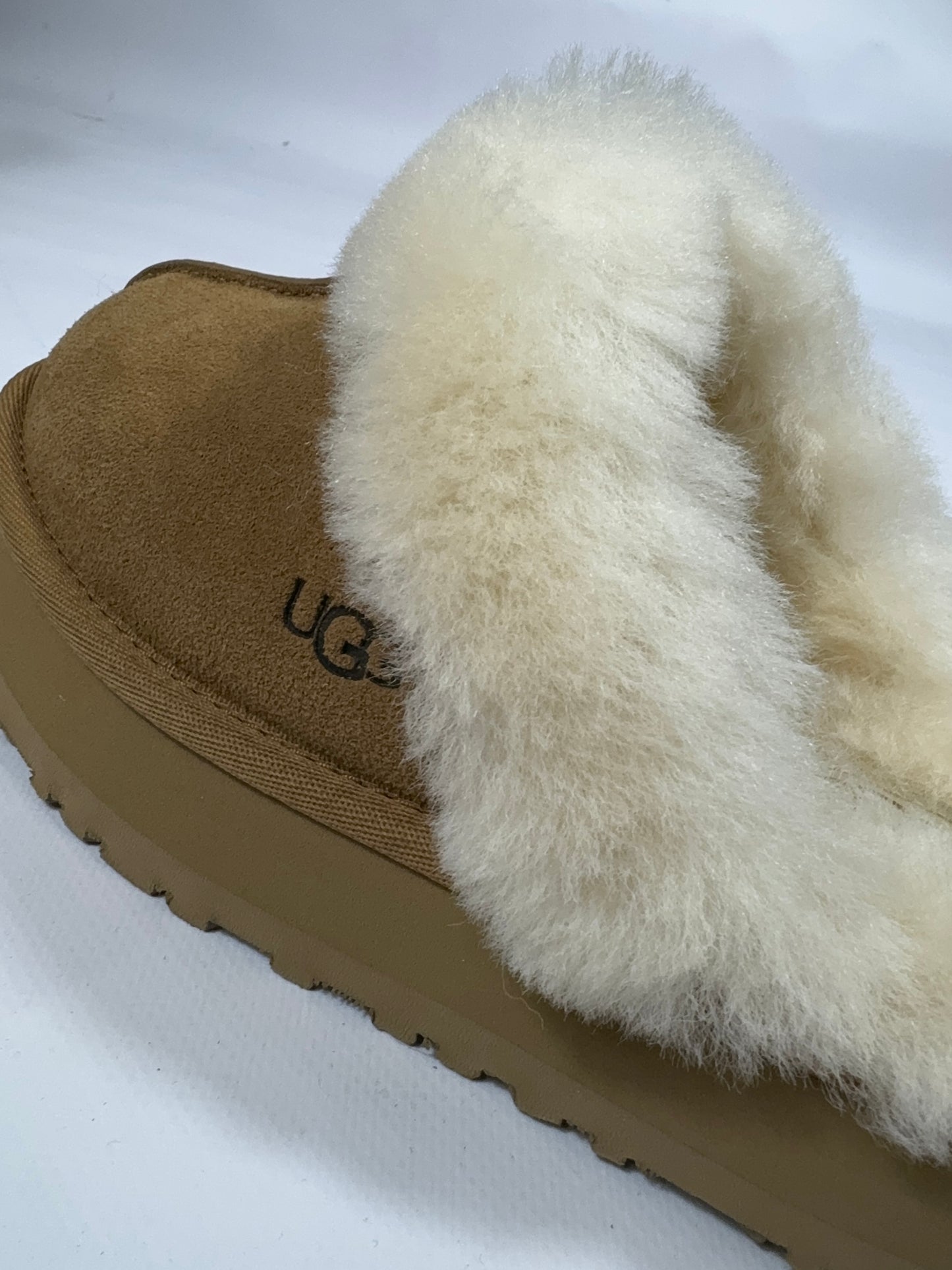 Ciabatte Ugg colore cammello