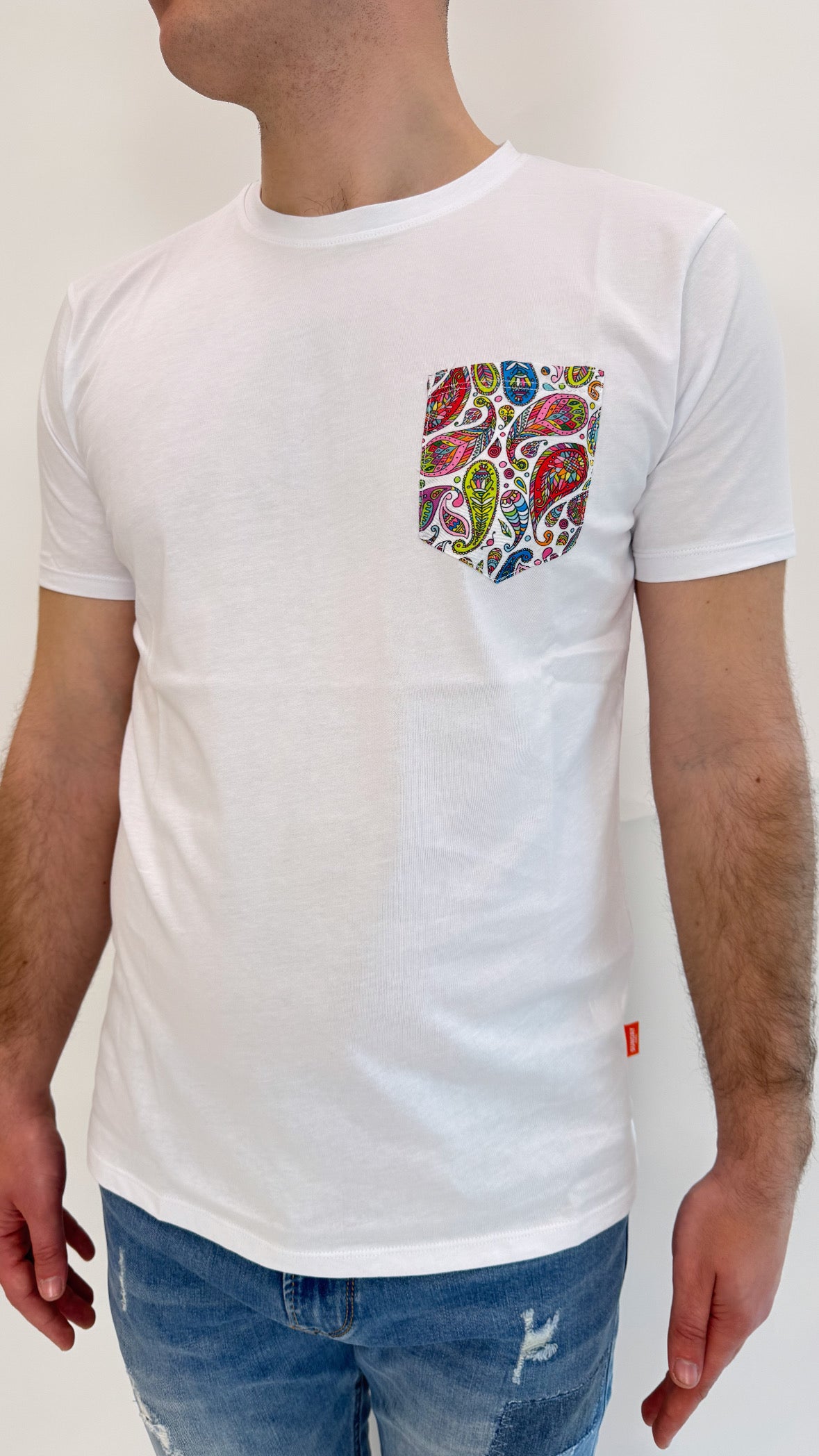 T-shirt Sunday People taschino verde o bianco