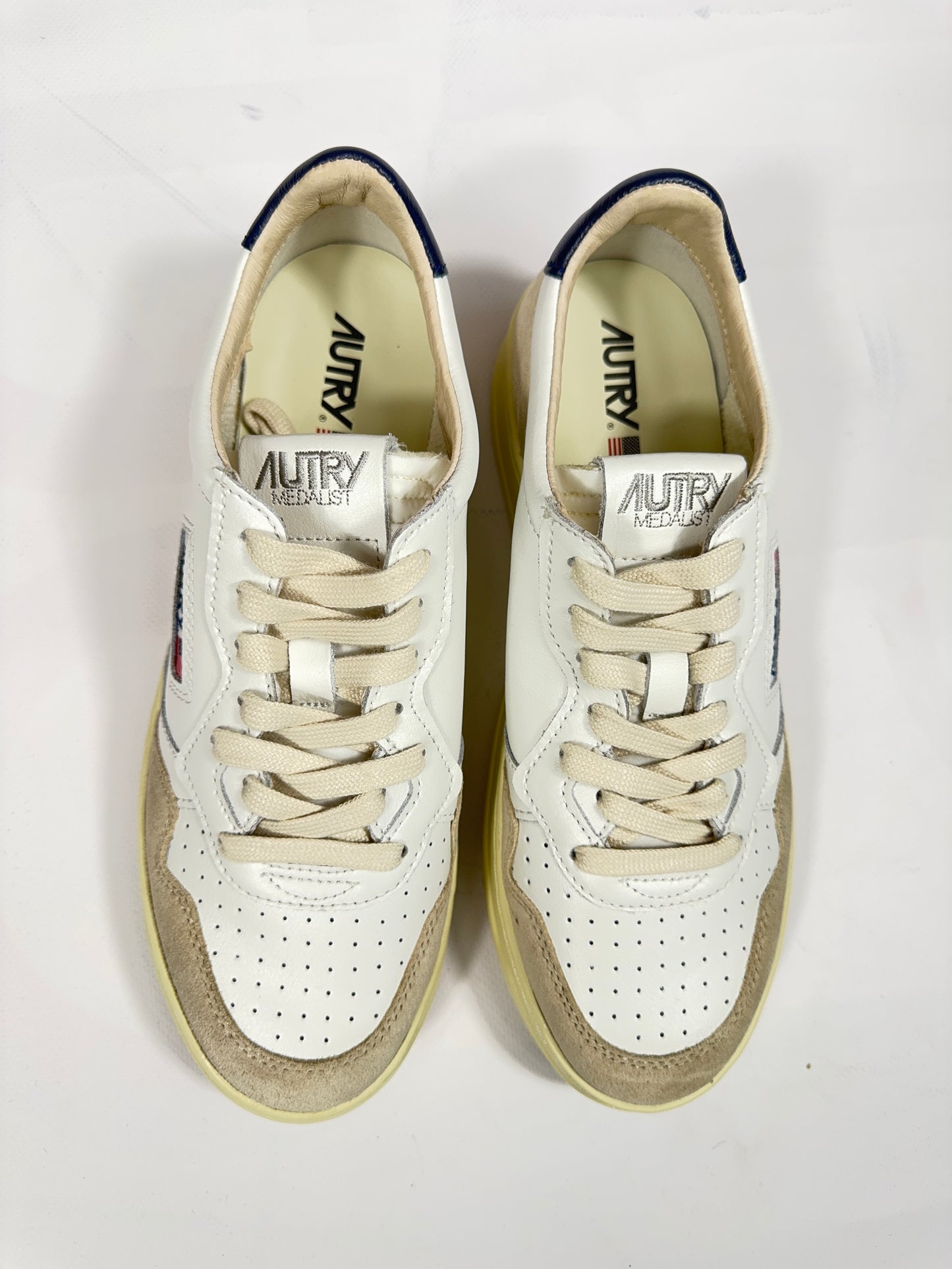 Sneakers Autry white suede e blu