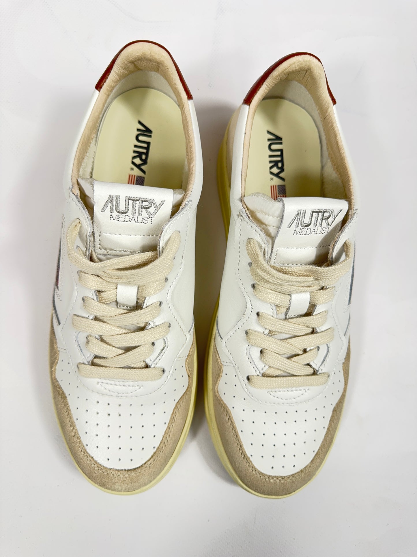 Sneakers Autry white suede e marrone