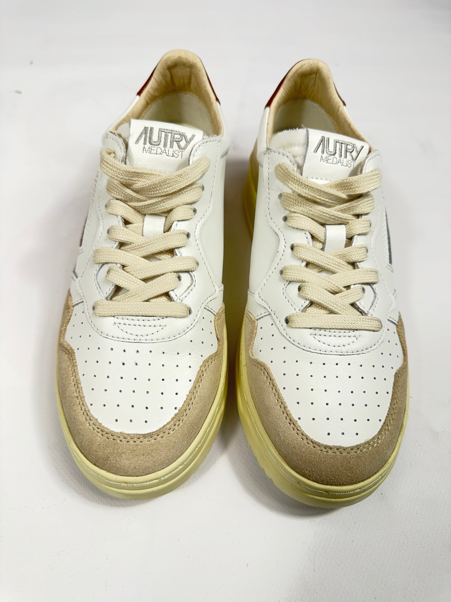 Sneakers Autry white suede e marrone