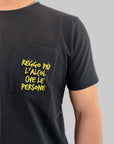 T-shirt Dropin Reggo più l'alcol che le persone 2 colori