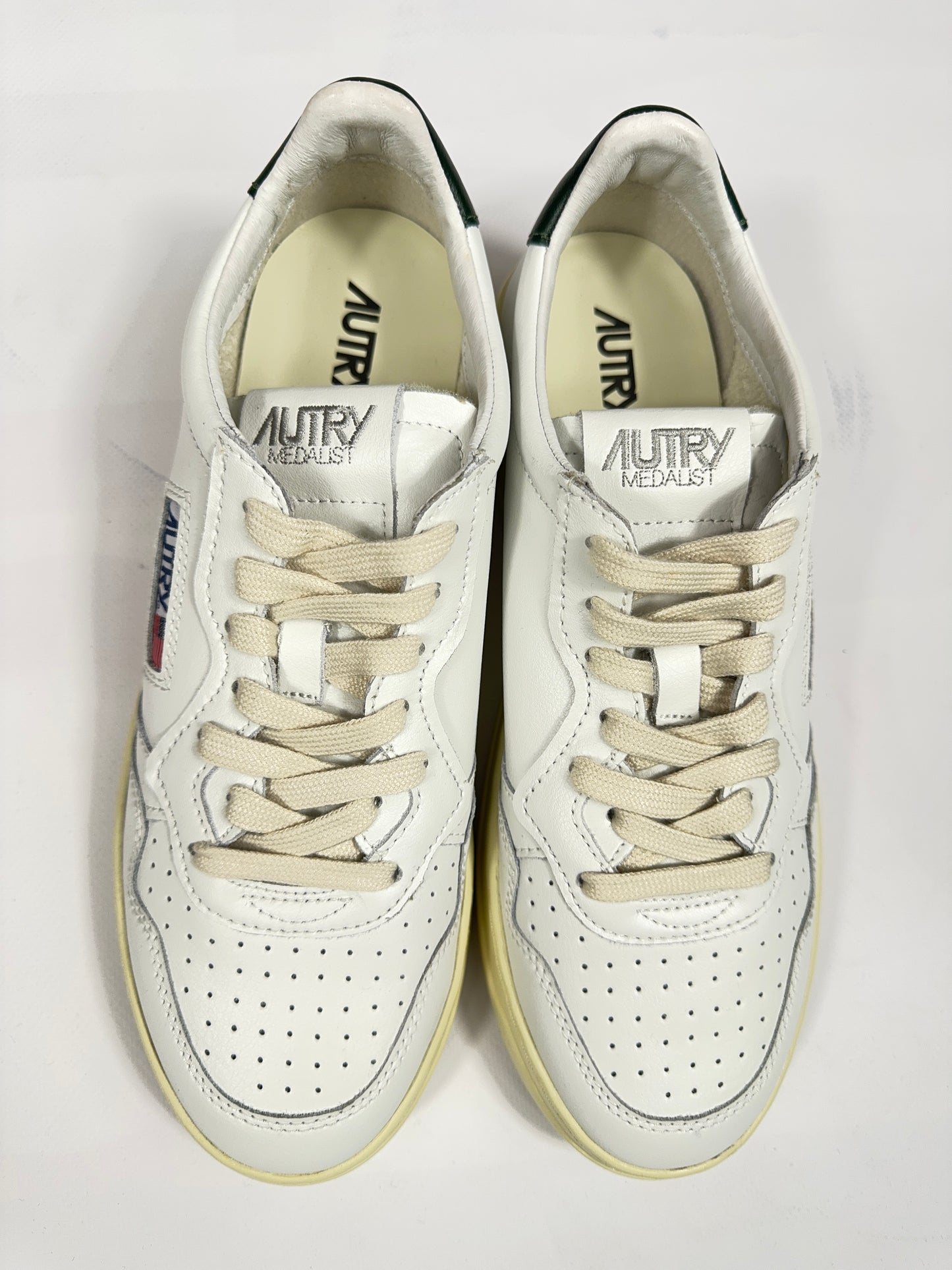 Sneakers Autry bianco e verde scuro