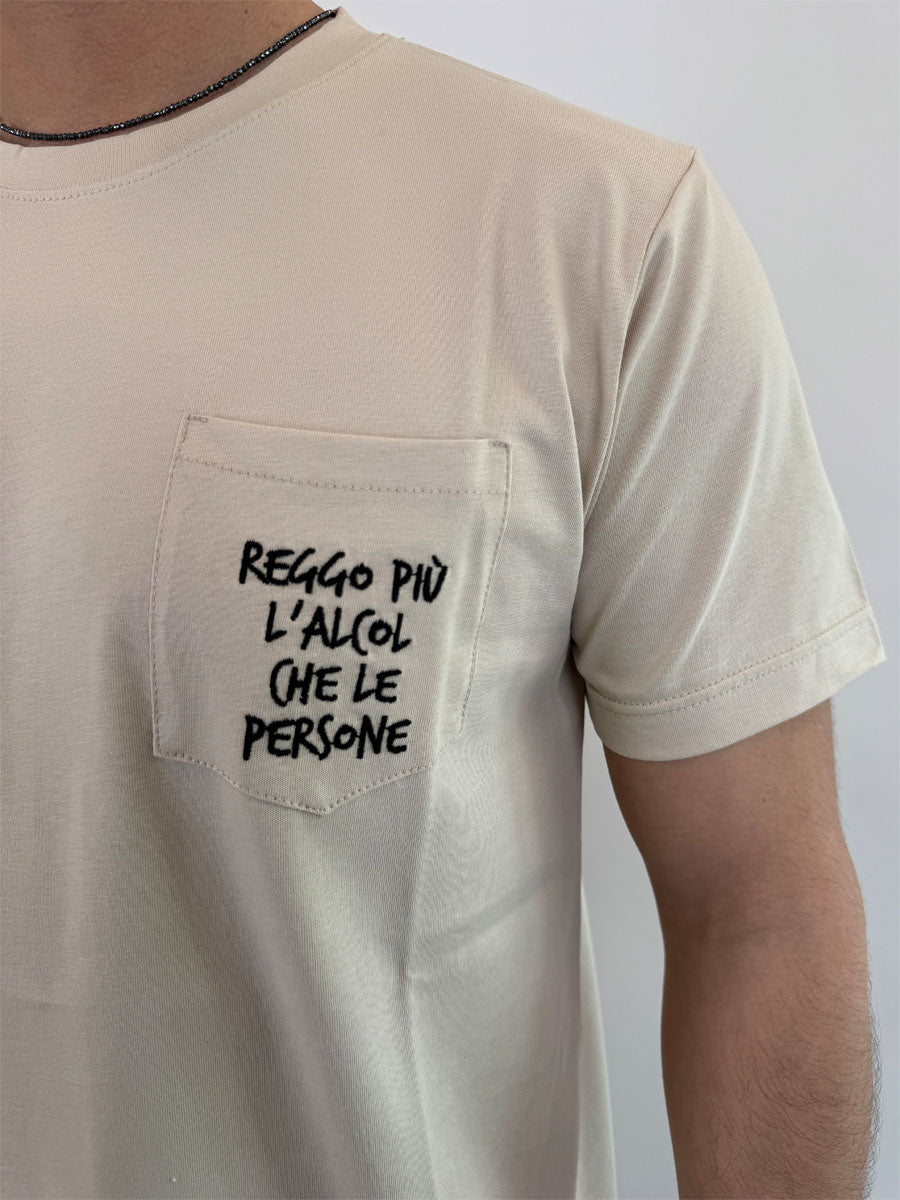 T-shirt Dropin Reggo più l'alcol che le persone 2 colori
