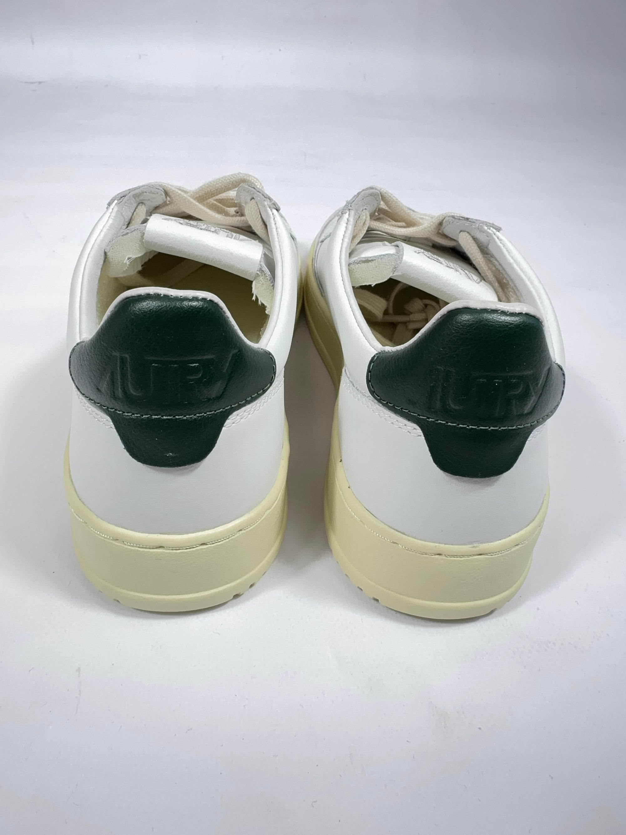 Sneakers Autry bianco e verde scuro