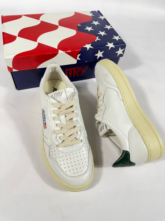 Sneakers Autry bianco e verde scuro