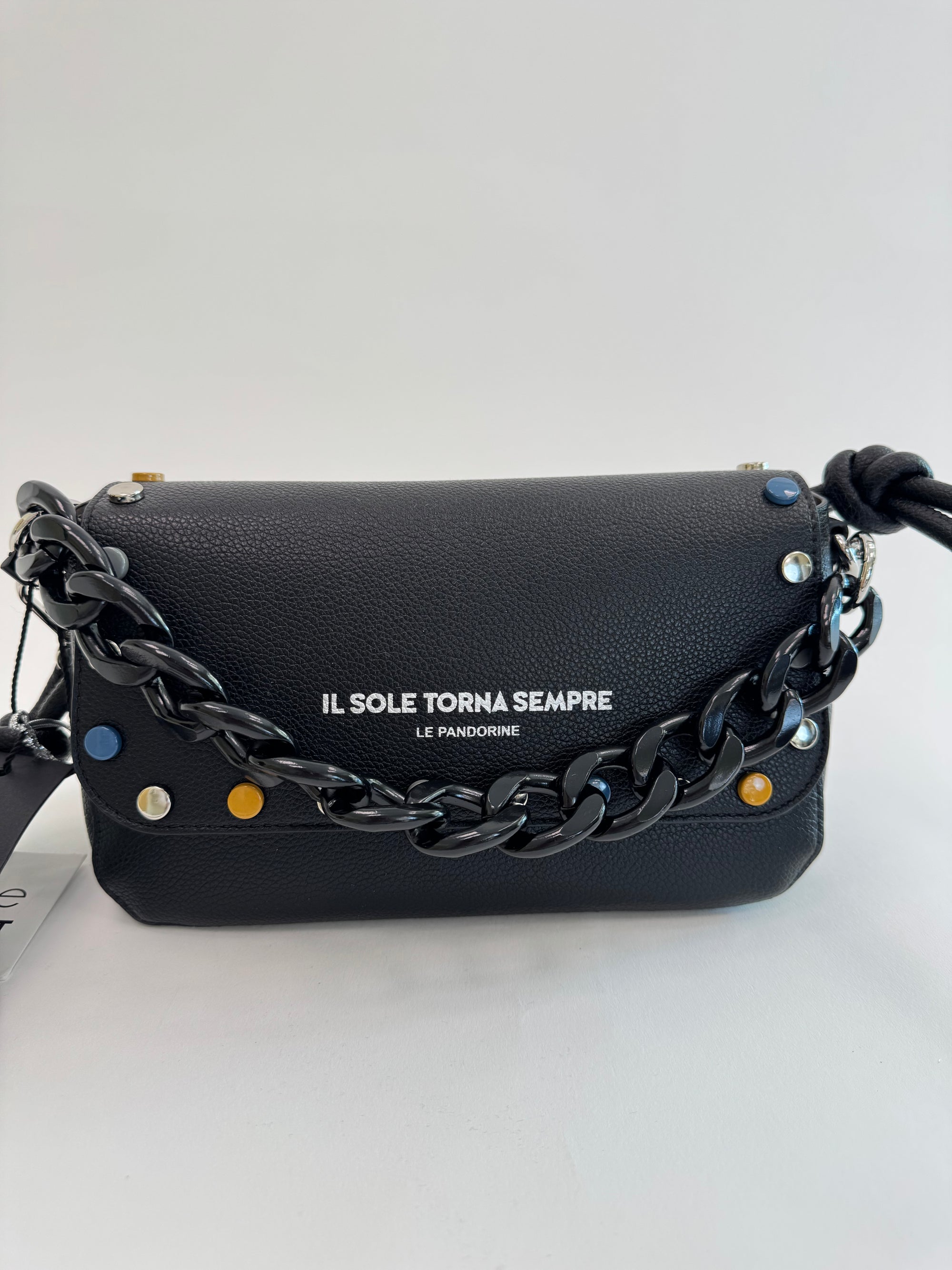 Borsa Le Pandorine il sole torna sempre piccola